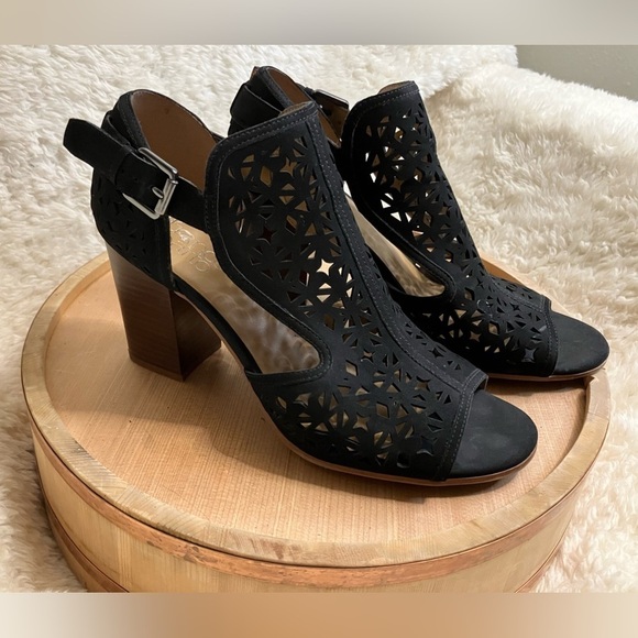 Franco Sarto Black Lace Block Heel Velvety Size 9 - Picture 1 of 9